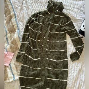 Cardigan that goes to thighs/ knee depending on height